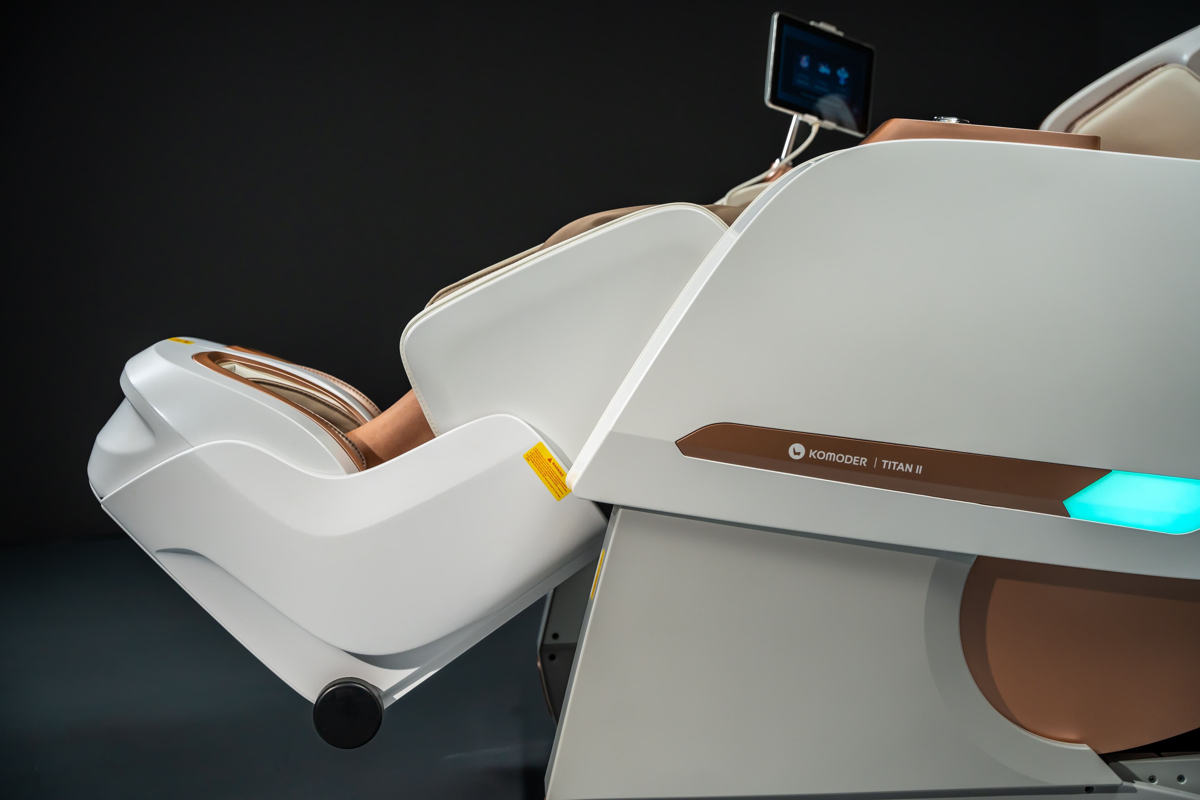 Automatikusan kinyújtható lábtartó